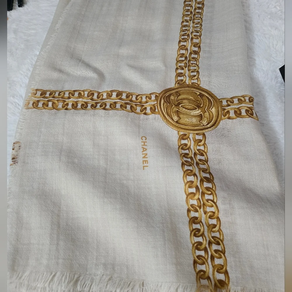 🔥 Chanel Chain Scarf EUC 🔥